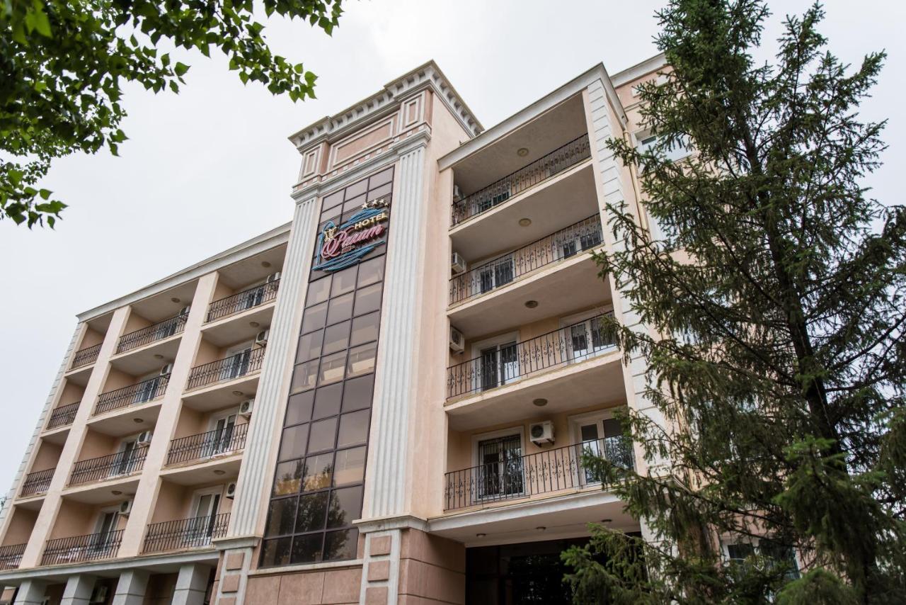 Rakhat Hotel Uralsk Extérieur photo