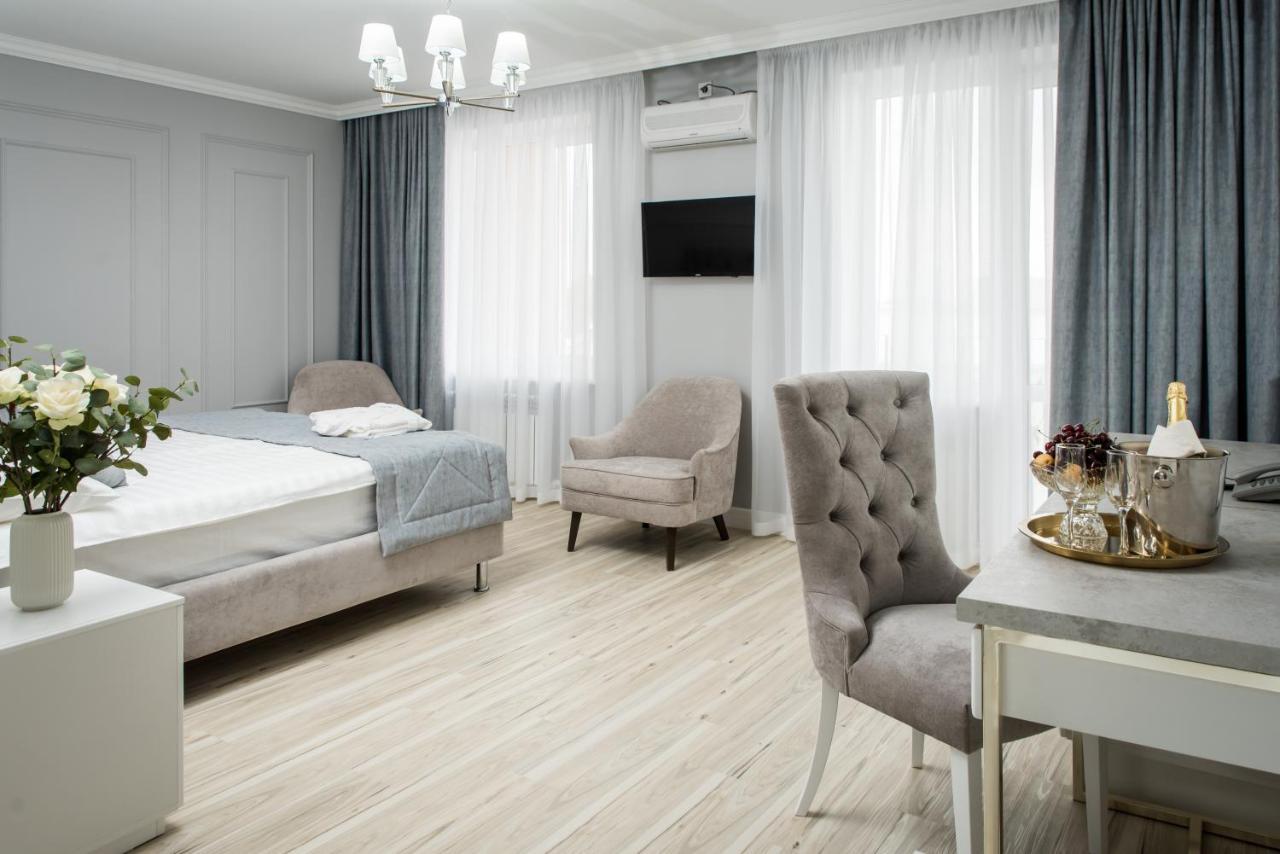 Rakhat Hotel Uralsk Extérieur photo